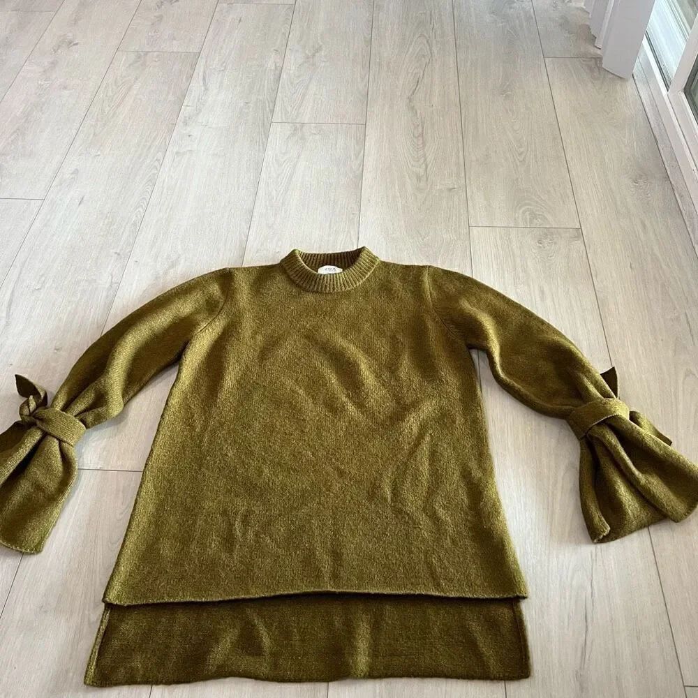 JOA women’s sweater size medium